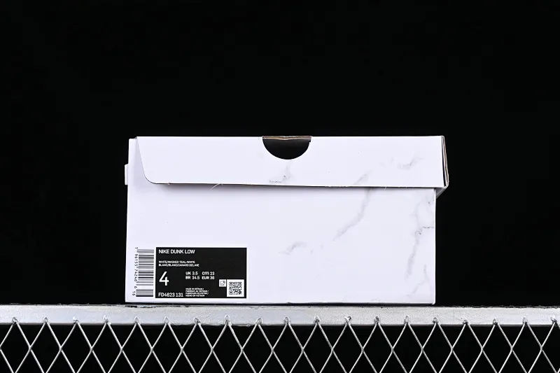 All Categories Nk SB Dunk Series Nk SB Dunk Low Low-top sneakers Nk Dunk Low "Multi Color" Vibrant three hooks Customized version of deconstructed strap casual sneakers FD4623-131